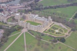 Windsor Castle landing LHR.jpg Windsor Castle landing LHR.jpg