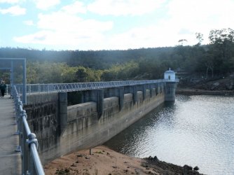 Weir12.jpg Weir12.jpg