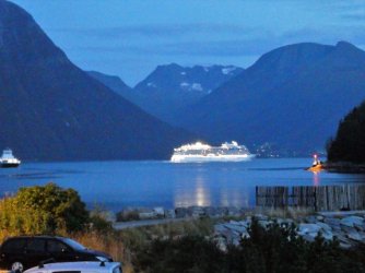 Hotelwindow10.jpg