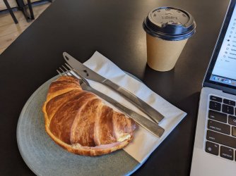 PXL_20220720_225425371.jpg PXL_20220720_225425371.jpg