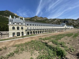 FE594DE5-B9A2-4465-83EC-116B48ECC246.jpeg FE594DE5-B9A2-4465-83EC-116B48ECC246.jpeg