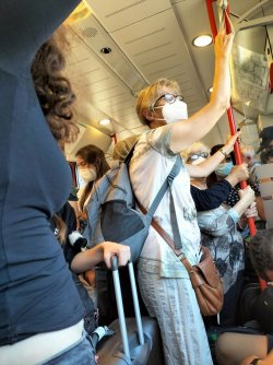 Crowdedtrain.jpg Crowdedtrain.jpg