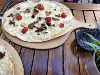 Flammkutchen.jpg Flammkutchen.jpg