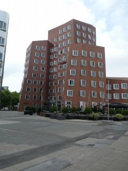 Gehry2.JPG Gehry2.JPG