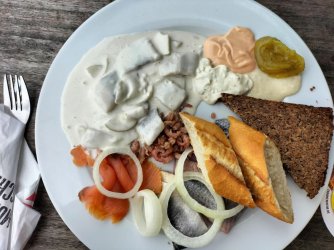 Lunchrhineprom.jpg Lunchrhineprom.jpg