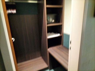 Room1.jpg Room1.jpg