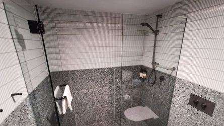 plaza-premium-arrivals-lounge-sydney-amenities-shower.jpg plaza-premium-arrivals-lounge-sydney-amenities-shower.jpg