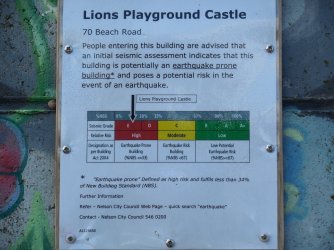 Ne4lsoncastle.jpg Ne4lsoncastle.jpg