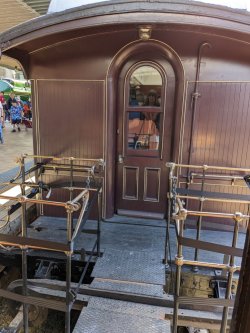 PXL_20230929_234051893.jpg PXL_20230929_234051893.jpg