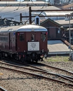 Set F1.jpg Set F1.jpg