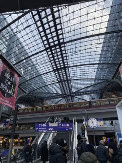 Berlin Hbf (2).jpg Berlin Hbf (2).jpg
