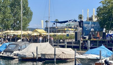 IMG_E1305.JPG IMG_E1305.JPG