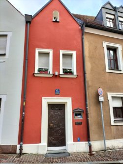 a8.jpg a8.jpg