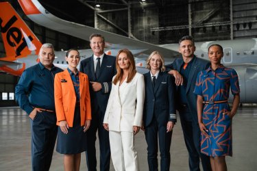 Jetstar crew with Genevieve - cropped.JPG Jetstar crew with Genevieve - cropped.JPG
