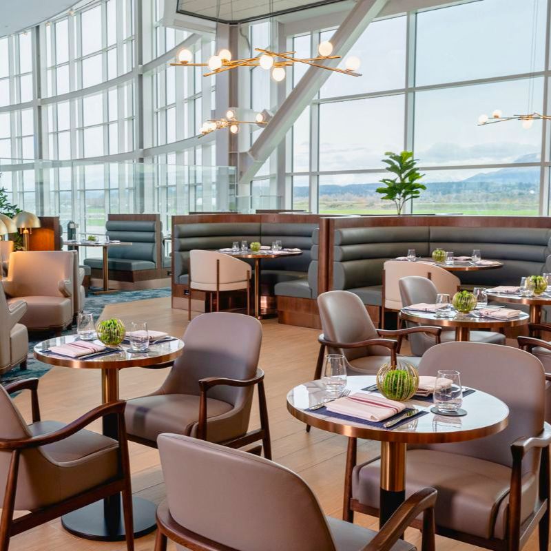 www.plazapremiumlounge.com