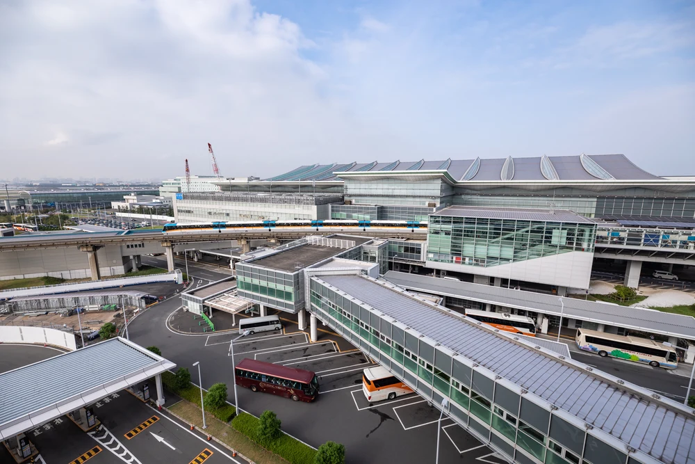 Haneda Airport Monorail and Bus Haneda Airport Monorail and Bus